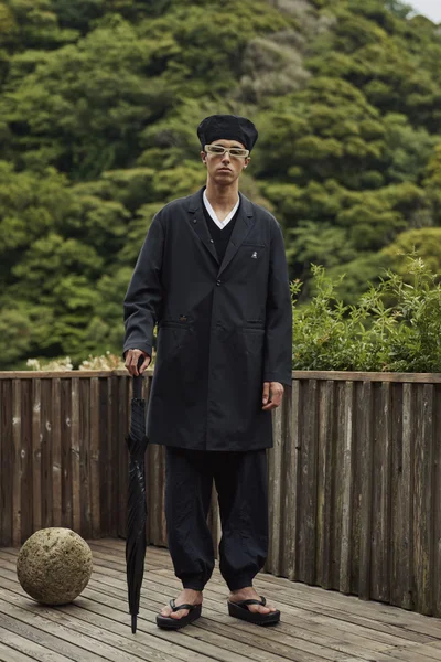 Look 3